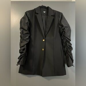 Chic Black Ruched Sleeve Blazer